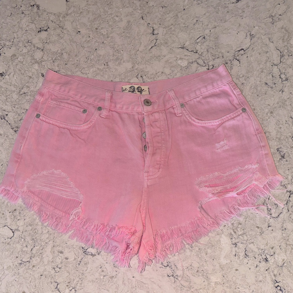 Like New FREE PEOPLE Pink denim shorts Size 29